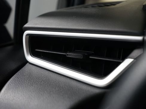 Used 2022 Toyota Corolla LE image 22