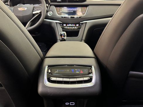 New 2025 Cadillac XT6 Luxury image 22