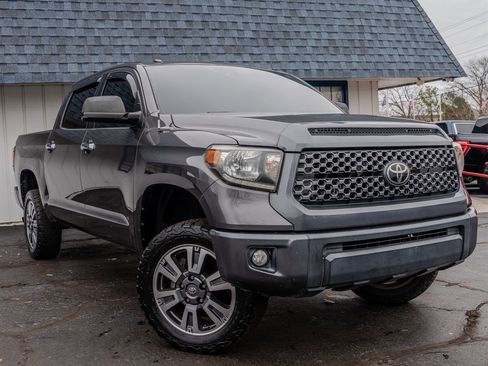 Used 2018 Toyota Tundra SR5 w/ SR5 Upgrade Package image 7