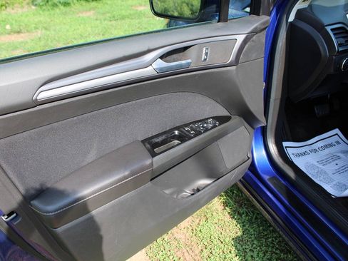 Used 2015 Ford Fusion SE FWD image 13