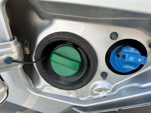 Used 2016 Nissan Titan PRO-4X w/ Pro-4x Convenience Package image 14