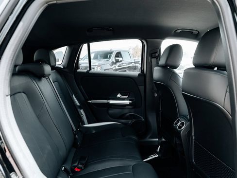 Used 2025 Mercedes-Benz GLA 250 4MATIC image 47
