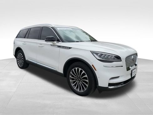 Used 2023 Lincoln Aviator Reserve w/ Equipment Group 201A AWD/4WD image 3