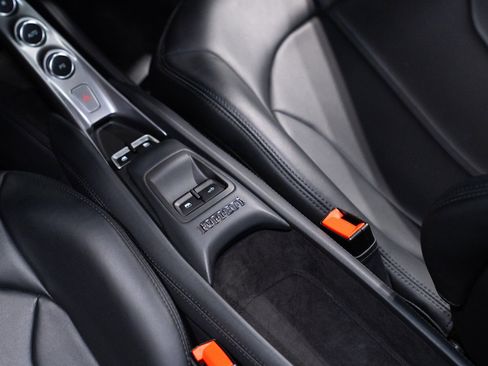 Used 2022 Ferrari F8 Tributo image 18