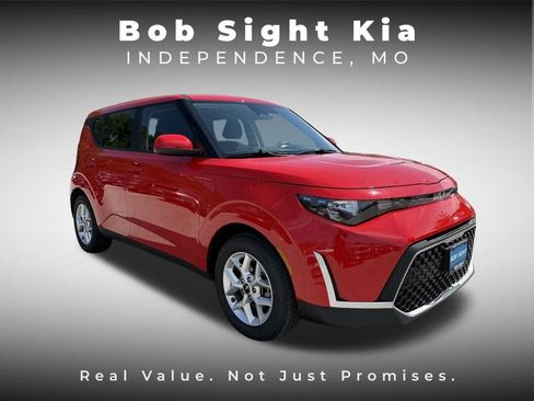 Certified 2023 Kia Soul LX w/ LX Technology Package FWD image 24