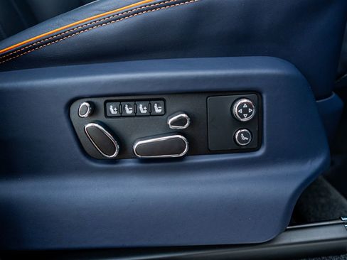 Certified 2025 Bentley Bentayga S Black Edition image 48