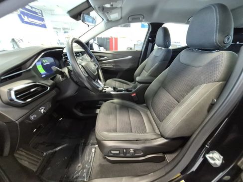 Used 2023 Chevrolet Bolt EUV LT w/ Comfort Package FWD image 10