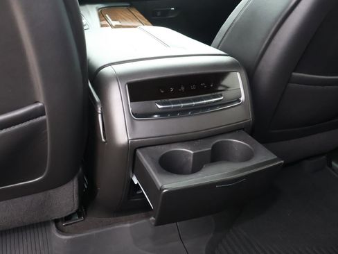 Used 2024 Cadillac Escalade Sport Platinum w/ LPO, ONYX Package AWD/4WD image 18