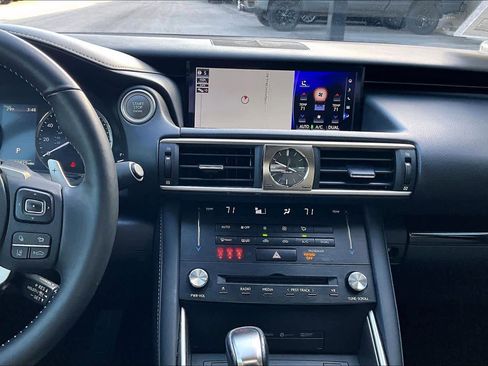 Used 2018 Lexus IS 300 AWD image 6