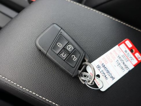 Used 2022 Volkswagen Tiguan SE AWD/4WD image 40