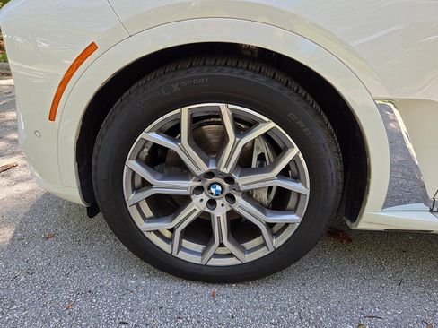 Used 2026 BMW X7 xDrive40i AWD/4WD image 19