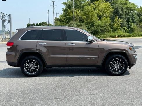 Used 2019 Jeep Grand Cherokee Limited w/ Luxury Group II AWD/4WD image 16