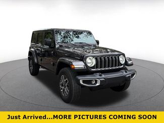 Used 2025 Jeep Wrangler Unlimited Sahara AWD/4WD video 1