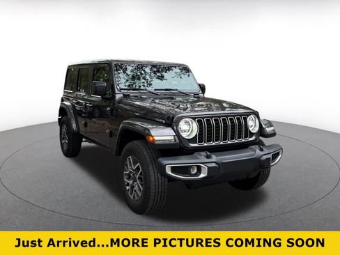 Used 2025 Jeep Wrangler Unlimited Sahara AWD/4WD image 1