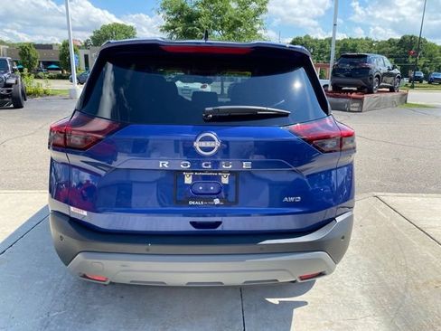 Used 2023 Nissan Rogue S AWD/4WD image 4