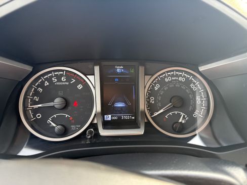 Used 2023 Toyota Tacoma SR5 AWD/4WD image 3