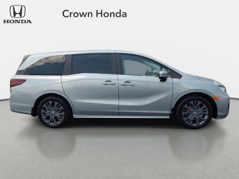 New 2026 Honda Odyssey Touring image 6