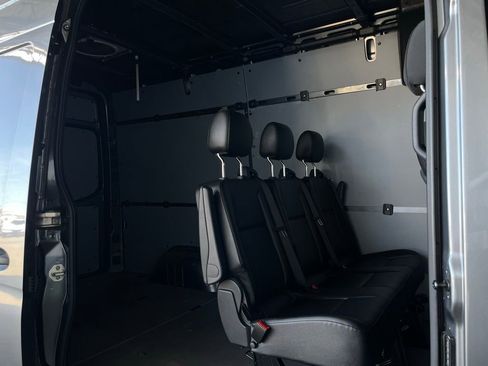 Used 2023 Mercedes-Benz Sprinter 1500 image 15