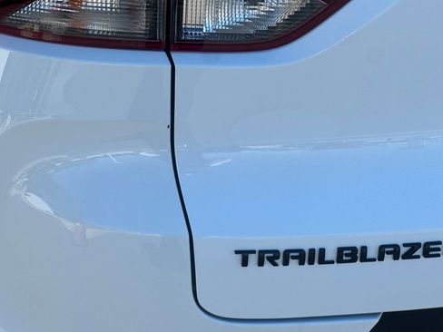 Used 2021 Chevrolet TrailBlazer LS w/ LPO, Blackout Package image 26