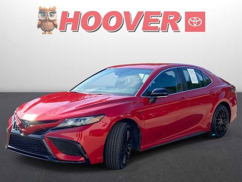 Used 2023 Toyota Camry SE image 6