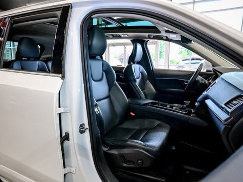 Used 2020 Volvo XC90 T5 Momentum w/ Protection Package Premier AWD/4WD image 26