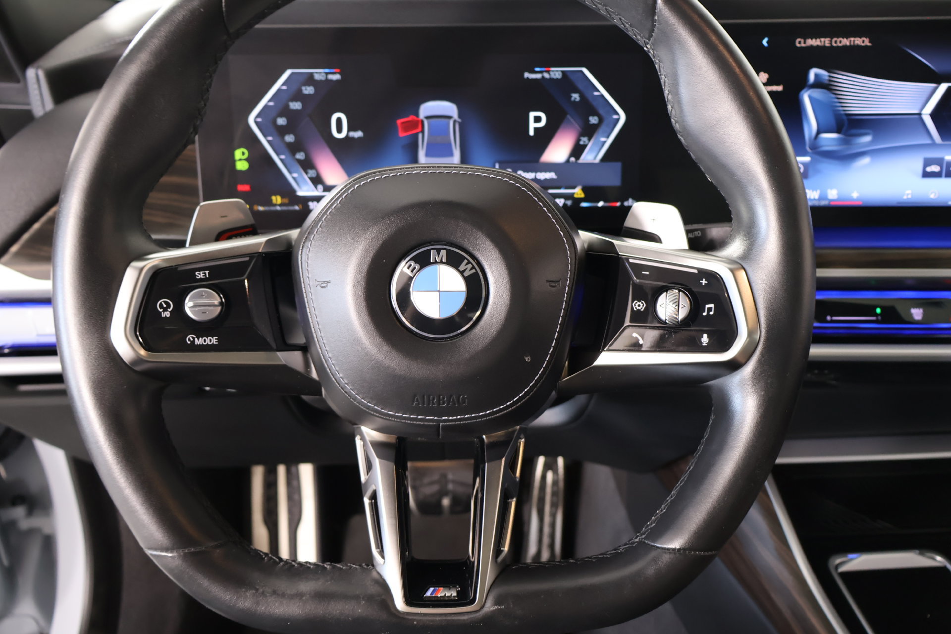 Used 2024 BMW 760i xDrive w/ Premium Package AWD/4WD image 3