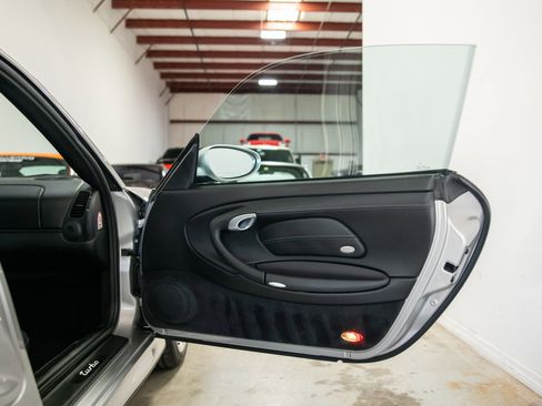Used 2001 Porsche 911 Turbo image 30