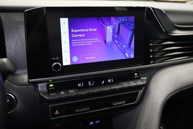 Used 2025 Toyota Camry SE w/ Convenience Package FWD image 21