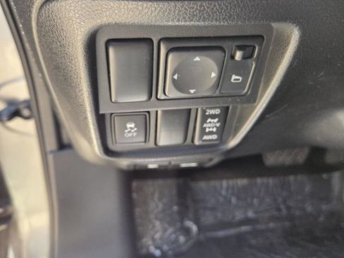 Used 2013 Nissan Juke SV AWD/4WD image 15