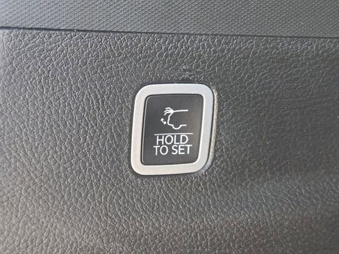Used 2024 Jeep Wagoneer L Series II w/ Flexible Seating Group AWD/4WD image 13