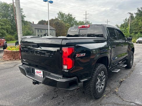 Used 2023 Chevrolet Colorado Z71 w/ Z71 Convenience Package 2 AWD/4WD image 6