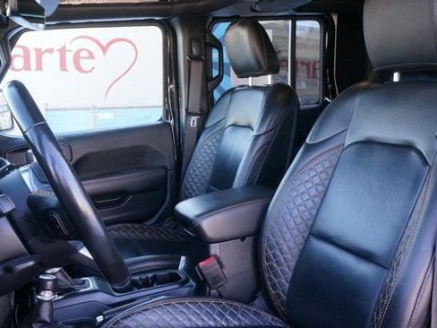Used 2021 Jeep Gladiator Overland image 12