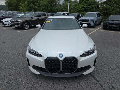 Used 2023 BMW i4 eDrive35 RWD image 8