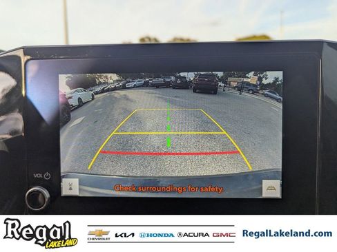 Used 2025 Toyota Camry SE image 21