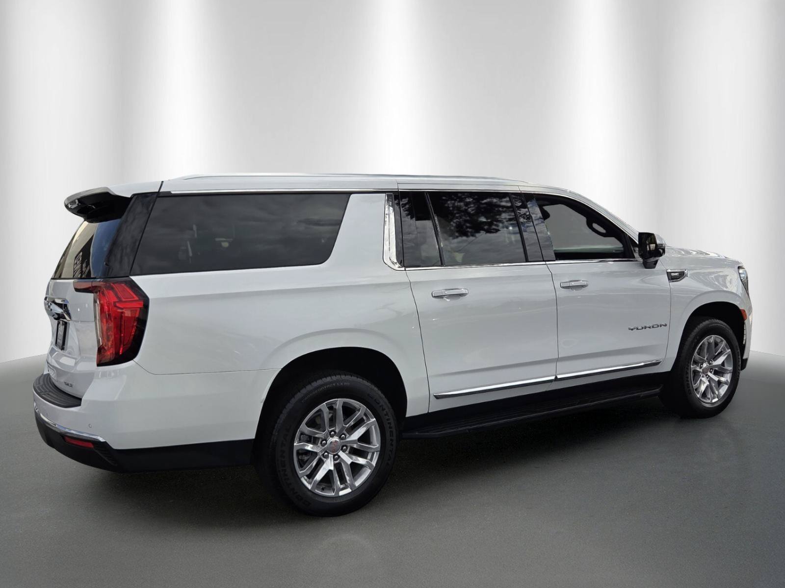 Used 2024 GMC Yukon XL SLT w/ SLT Luxury Package AWD/4WD image 7