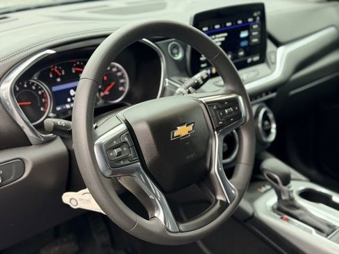 Certified 2024 Chevrolet Blazer LT w/ Convenience Package image 8