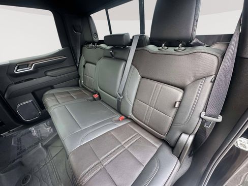 Certified 2022 Chevrolet Silverado 1500 High Country w/ High Country Premium Package image 32