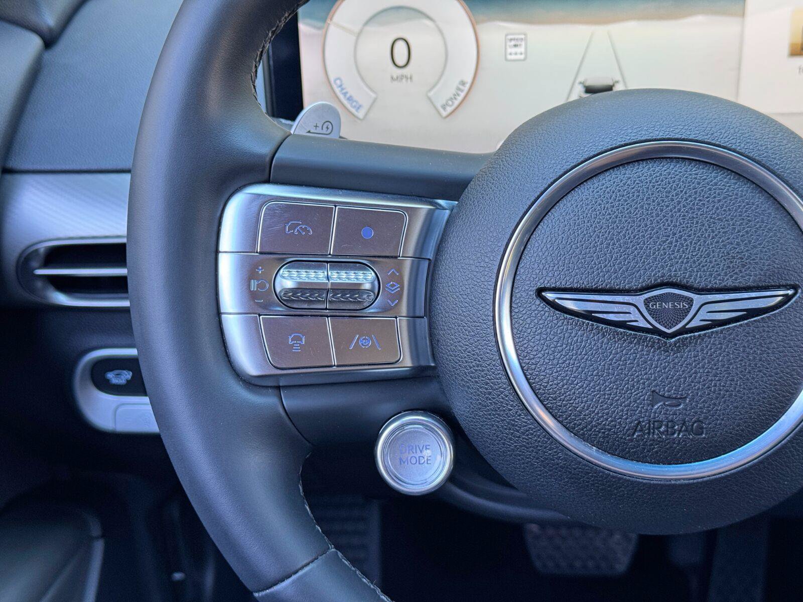 Used 2025 Genesis GV60 RWD image 21
