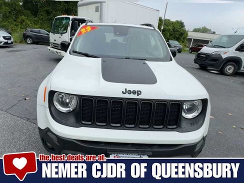 Used 2023 Jeep Renegade Trailhawk AWD/4WD image 3