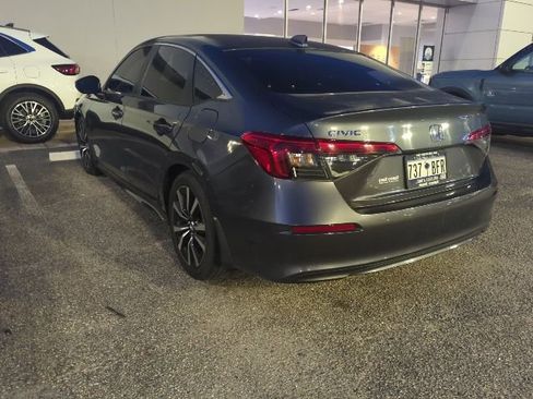 Used 2022 Honda Civic EX image 6