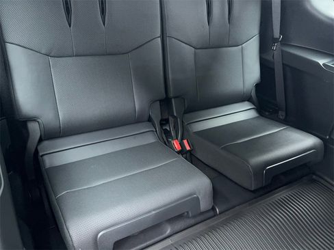 Used 2025 Lexus GX 550 image 52