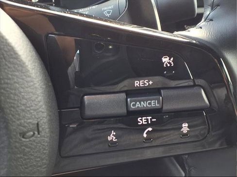 Certified 2024 Nissan Z Performance w/ Heritage Edition image 25