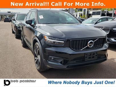 Used 2021 Volvo XC40 T5 R-Design w/ Advanced Package