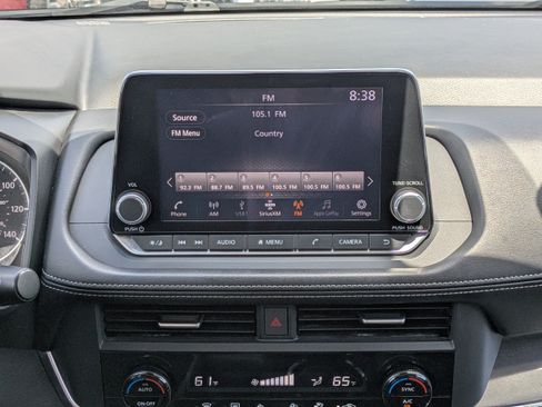 Used 2024 Nissan Rogue SV FWD image 18
