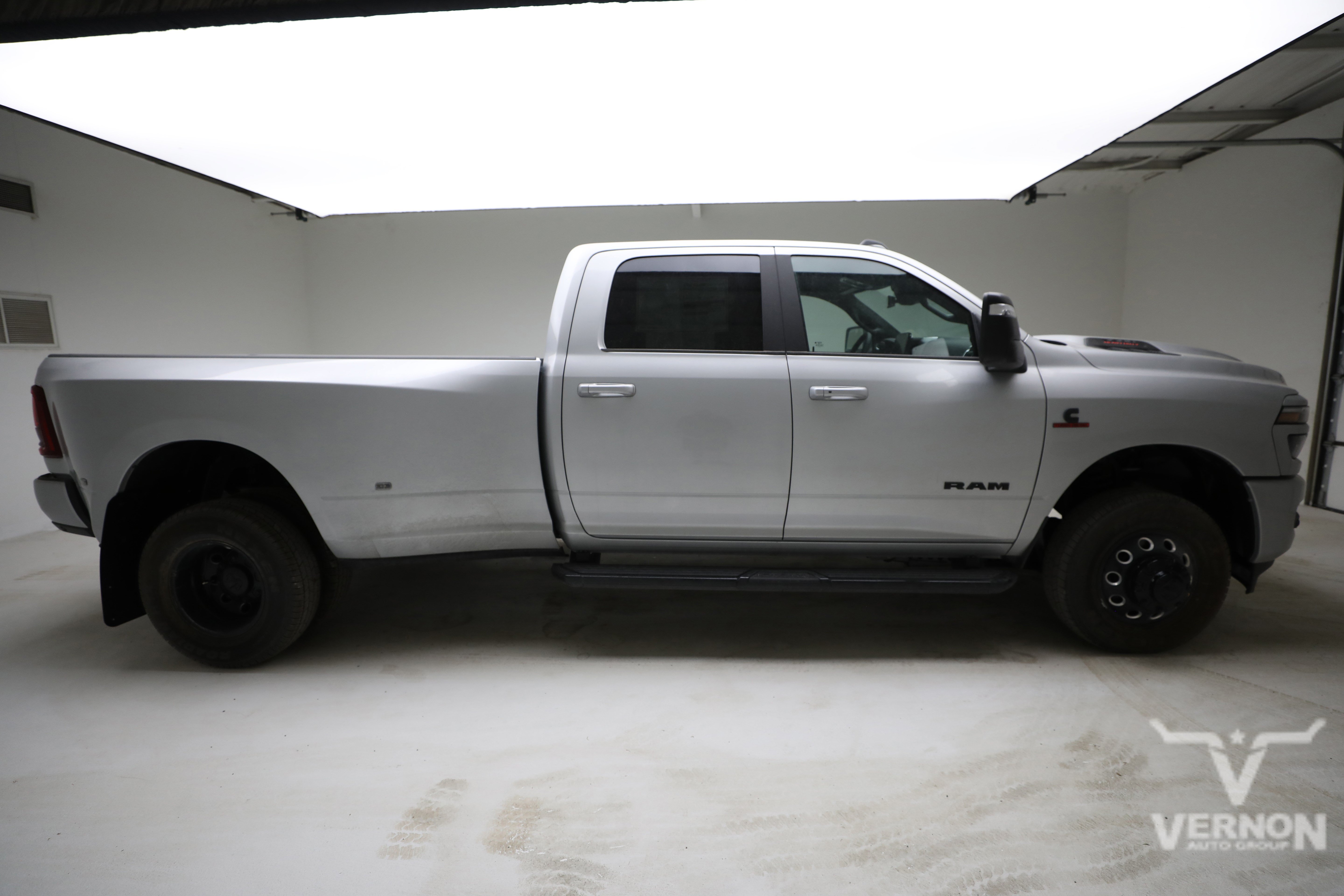 New 2026 RAM 3500 Laramie AWD/4WD image 6