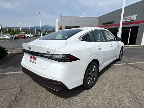 New 2026 Nissan Sentra SL FWD image 4