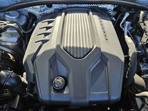 Certified 2025 Porsche Macan image 31