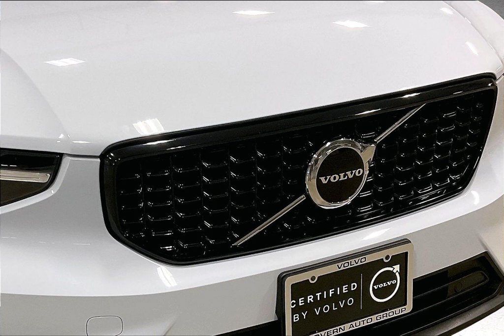 Certified 2024 Volvo XC40 B5 Core AWD/4WD image 34