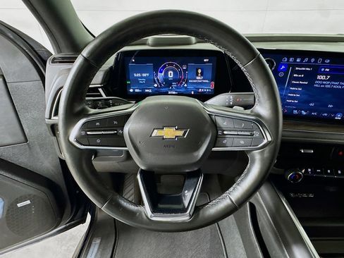 Certified 2025 Chevrolet Suburban Premier AWD/4WD image 9