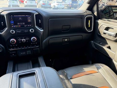 Used 2019 GMC Sierra 1500 AT4 w/ Off Road Performance Package image 29